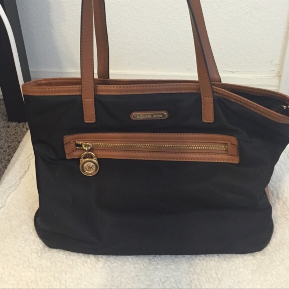 Michael Kors Kempton Black and Brown Purse🖤